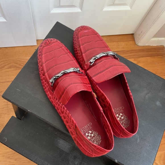 Vince Camuto Red Croc Leather Loafers, Women’s SZ 11 - Picture 9 of 9